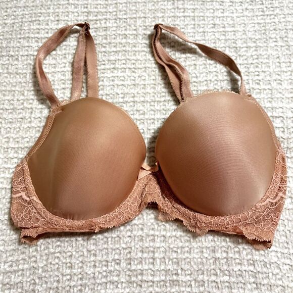 Victoria's Secret Other - Victoria’s Secret 32DD Lace Bra Peach Nude Underwire Padded Sexy Everyday